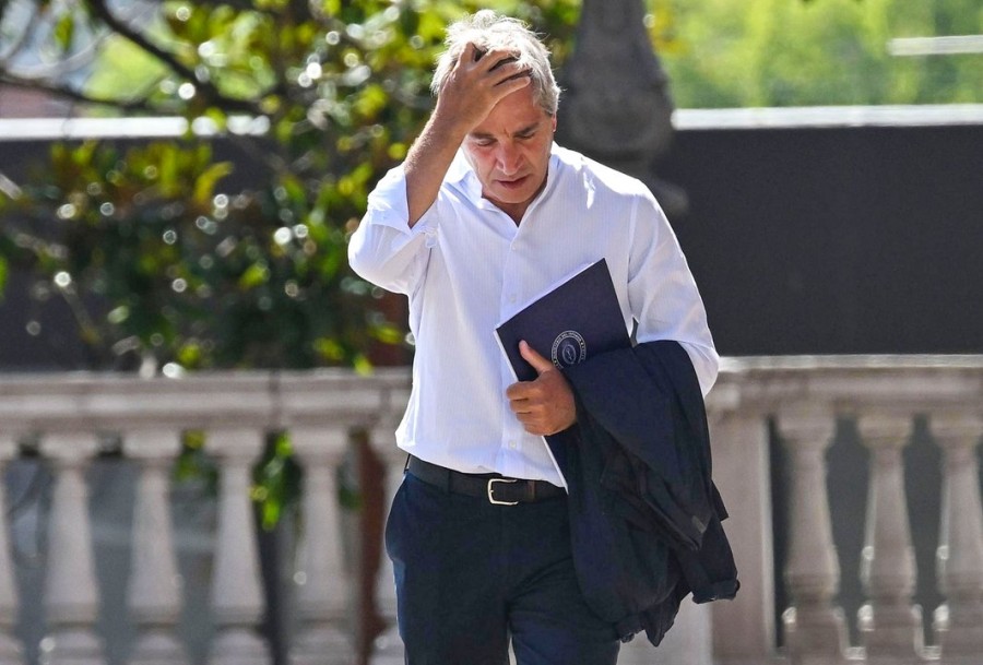 ANTICIPO. El ministro de Econom&iacute;a atribuy&oacute; la suba al impacto del petr&oacute;leo por la guerra en Medio Oriente y al inicio de clases.