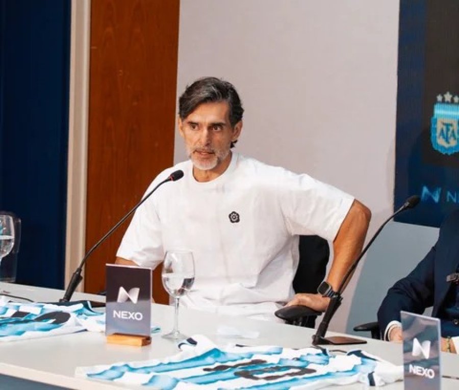 ROBERTO AYALA