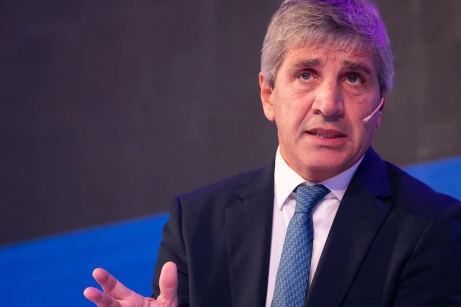 El ministro de Econom&iacute;a, Luis Caputo.
