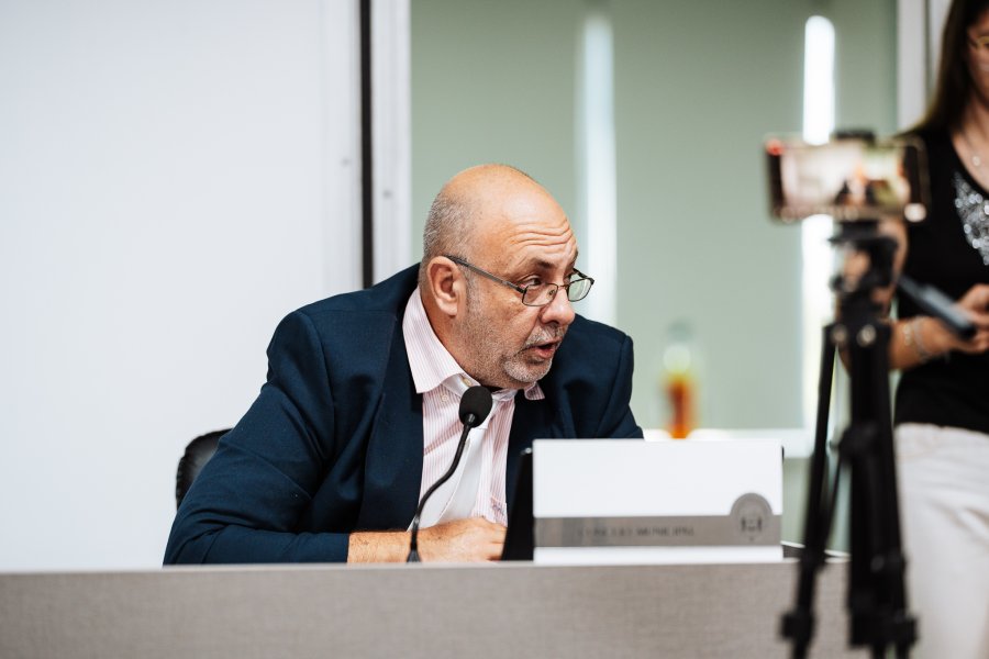 Santiago Dobler, en su banca, al concluir su mandato.