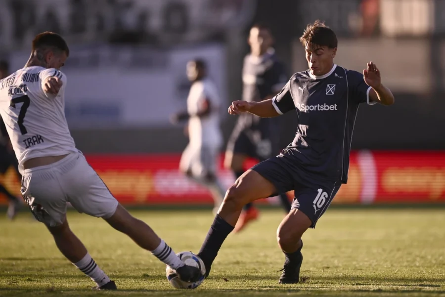 INESPERADO. El Rojo perdi&oacute; ante Riestra.