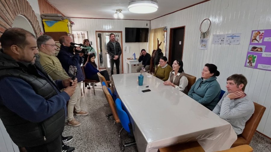 Los miembros informantes y los representantes de los medios de comunicaci&oacute;n.