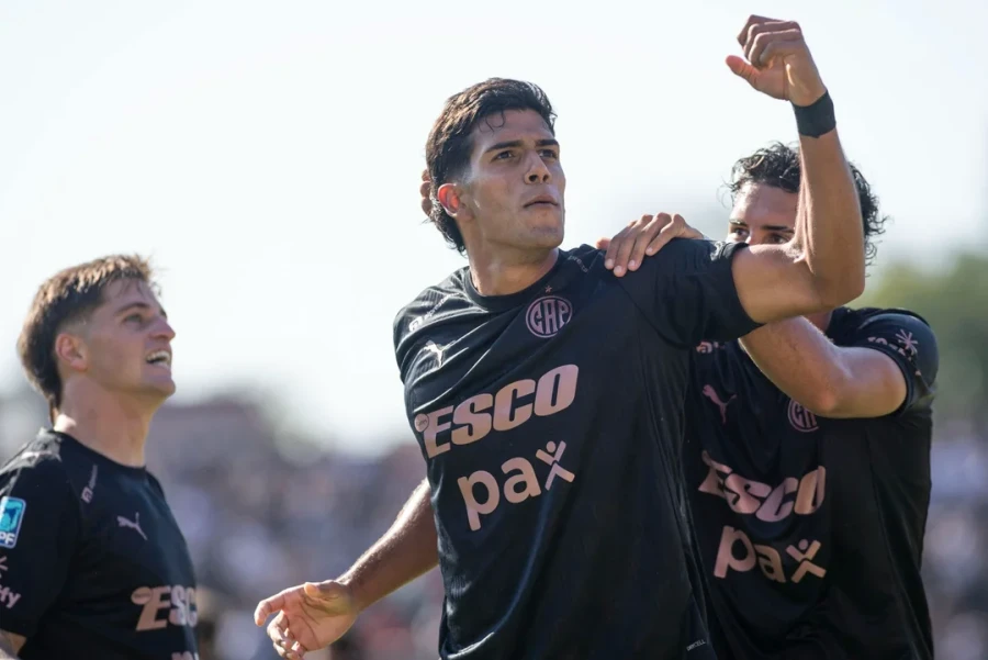 CALAMAR. Ante su gente quiere seguir prendido en la Copa.