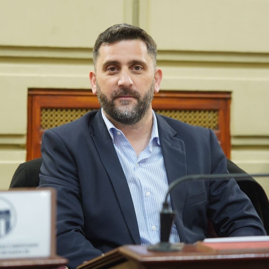 El diputado provincial, Mariano Cuvertino, propone volver a colocar en el centro a la producci&oacute;n y al trabajo.
