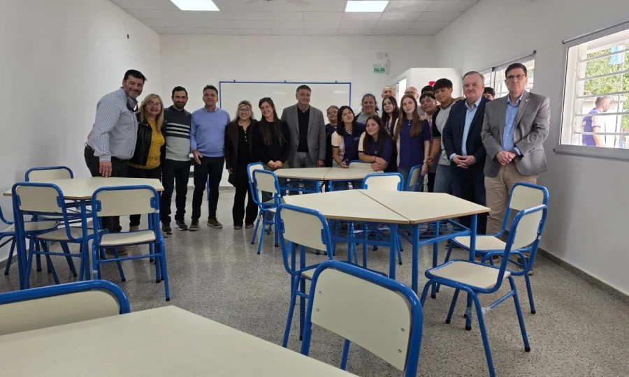 En Huanqueros, un instante del acto inaugural.