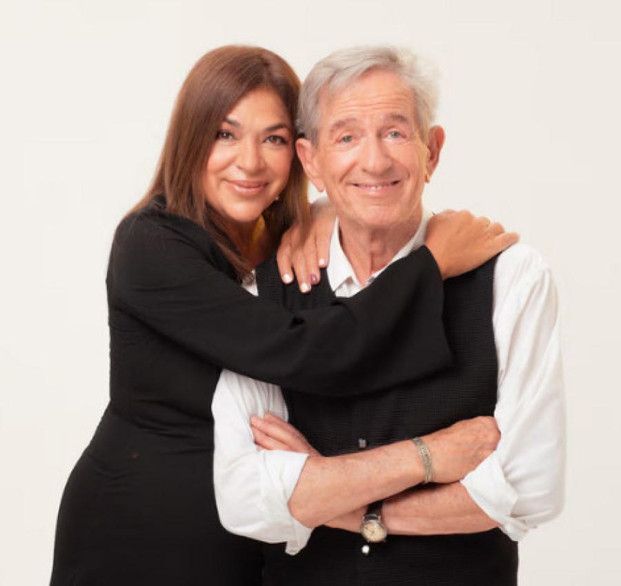 Claribel Medina y Pablo Alarc&oacute;n, protagonistas de la pieza.