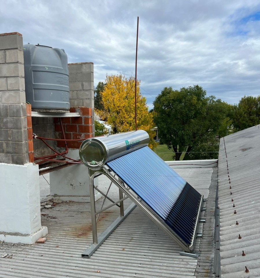 La Comuna ha resuelto la instalaci&oacute;n de un nuevo termotanque solar en los sanitarios del Complejo Recreativo.