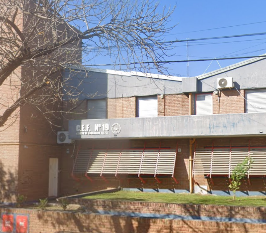 La sede de la Asociaci&oacute;n Cooperadora del CEF N&deg; 19 &ldquo;Gral. San Mart&iacute;n&rdquo; en av. Suipacha 591.