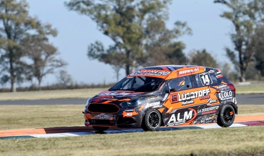 Fabi&aacute;n Mainero fue segundo en su parcial de la Clase Dos en San Jorge.