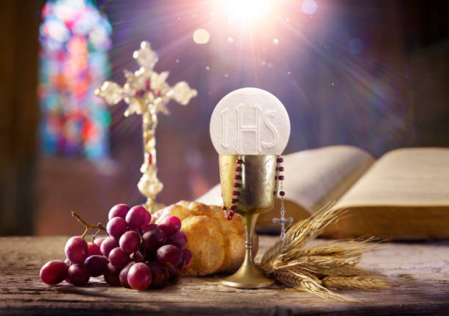 El templo parroquial difundi&oacute; los horarios de servicios religiosos.