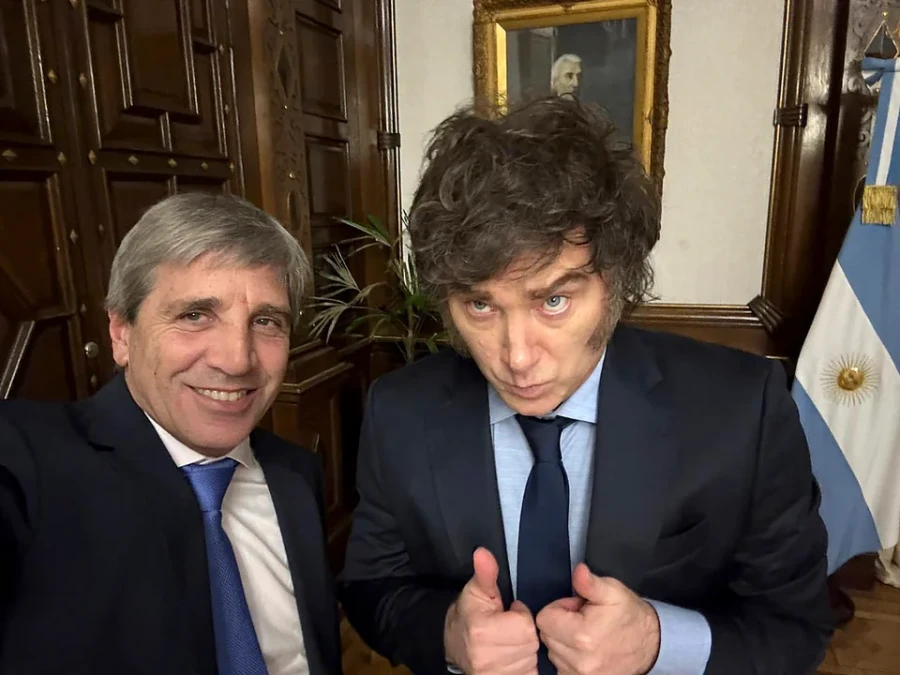 El ministro de Econom&iacute;a, Luis Caputo y el presidente Javier Milei asistir&aacute;n al Congreso IAEF.