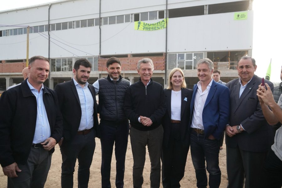 RECORRIDA. Con la presencia de la exviceobernadora Scaglia, Pullaro y Macri las obras del Estadio Multiprop&oacute;sito del Centro de Alto Rendimiento Deportivo, en la capital provincial.