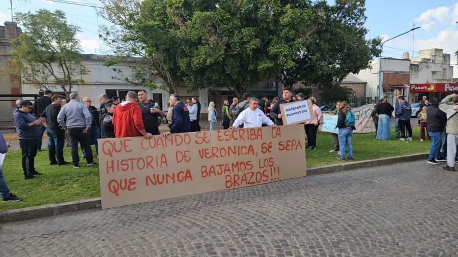 Un mensaje que es toda una declaraci&oacute;n de principios de los trabajadores de Ver&oacute;nica. (FOTO D. CAMUSSO)
