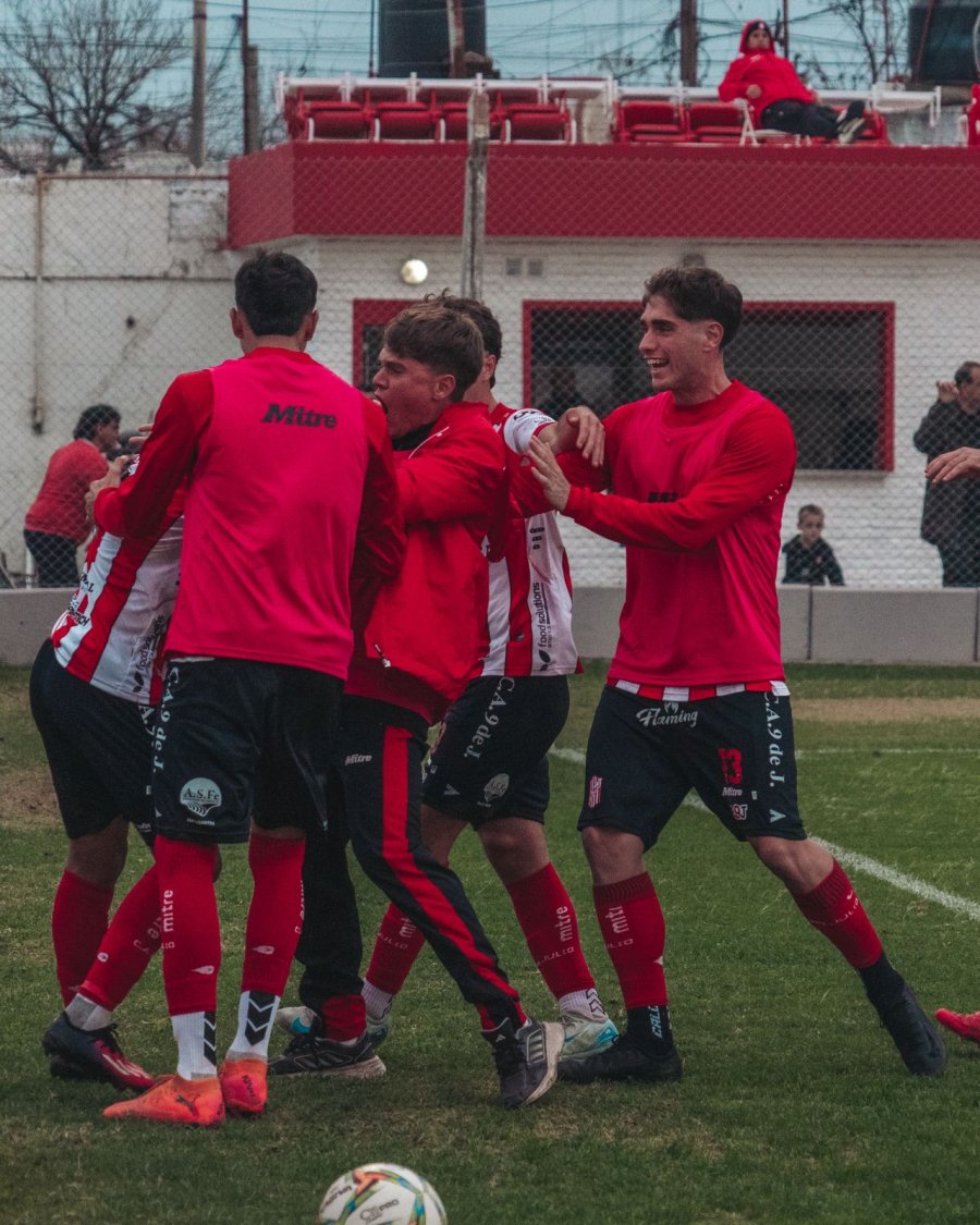 EL FESTEJO DEL FINAL. 9 de Julio rescat&oacute; un punto en tiempo de descuento.