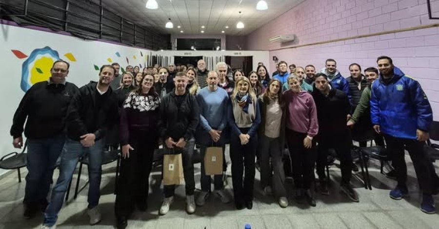 Participantes en la reciente exposici&oacute;n.