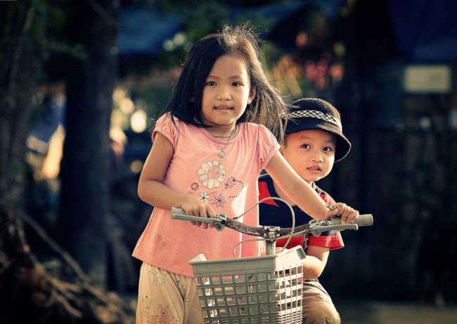 Ni&ntilde;os gozando de su infancia.