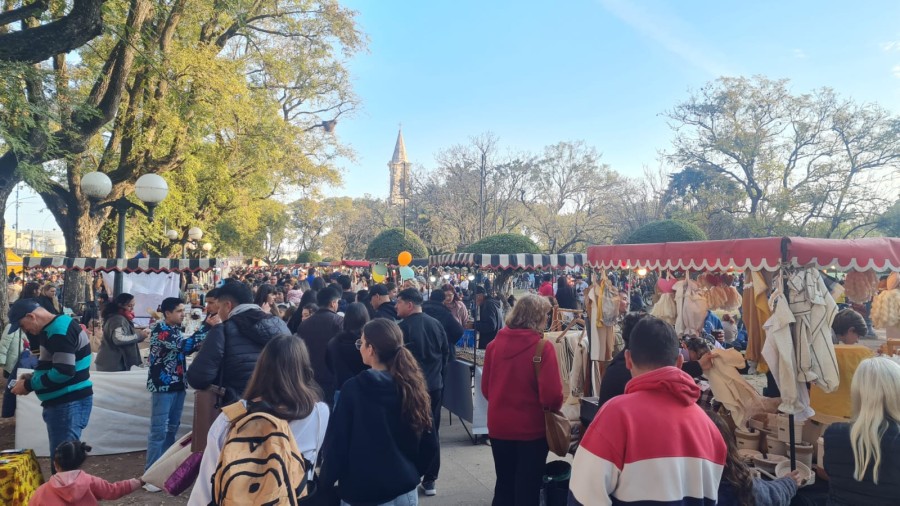Disfrut&aacute; de Plaza Feria este fin de semana.