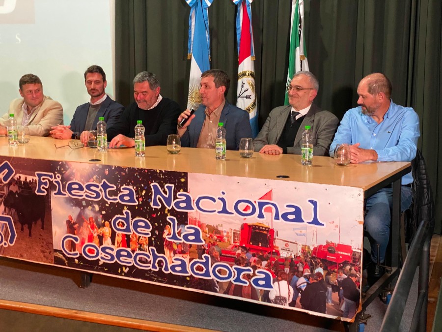 Los miembros informantes de la tradicional realizaci&oacute;n.