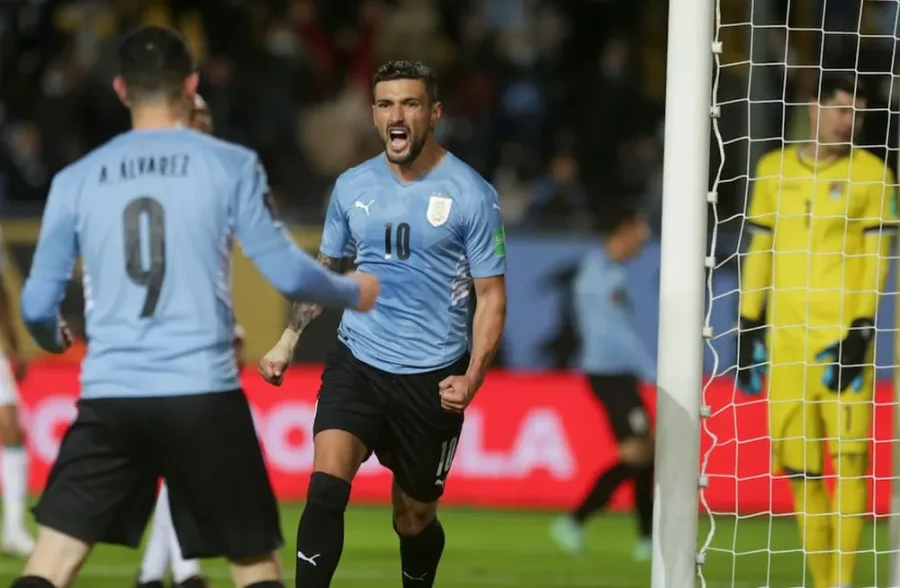 URUGUAY Y UN DEBUT COMPLEJO