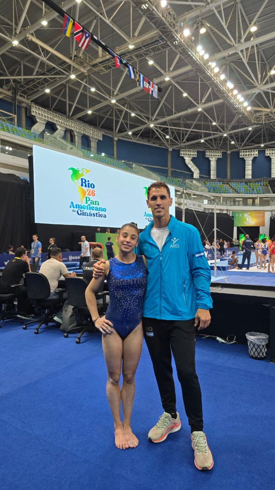 GRAN DESAFIO INTERNACIONAL. La gimnasta Emilia Acosta y su entrenador V&iacute;ctor Ingaramo.
