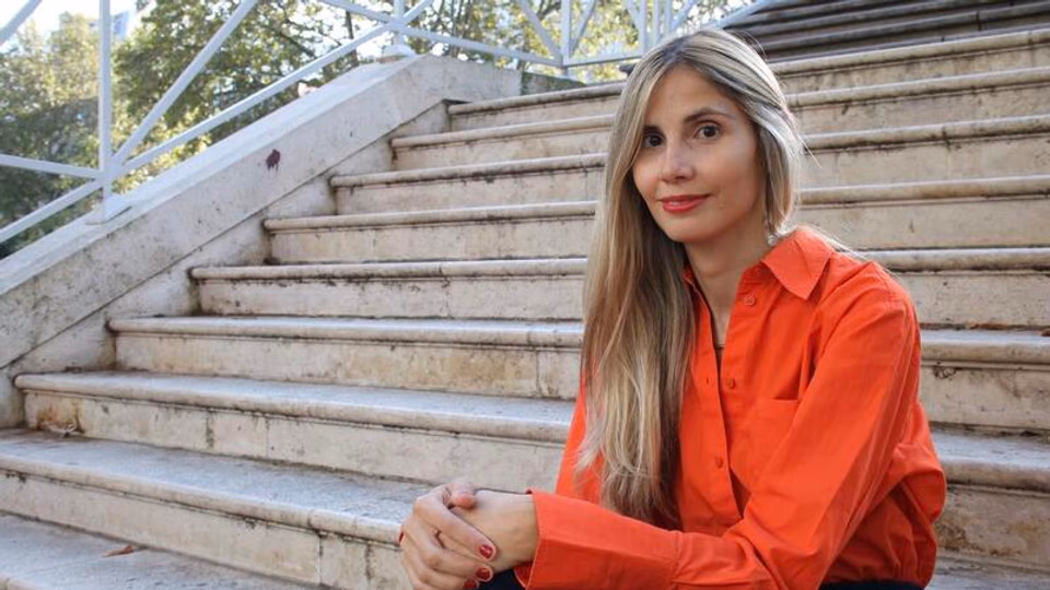 La escritora argentina Paula Klein fue distinguida este martes con el IV Premio Lumen de Novela.