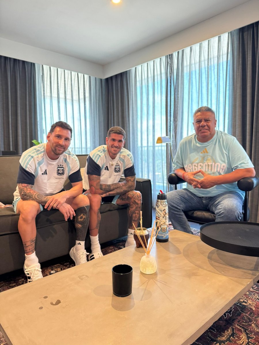 CABALA. Messi, De Paul y el presidente de AFA.