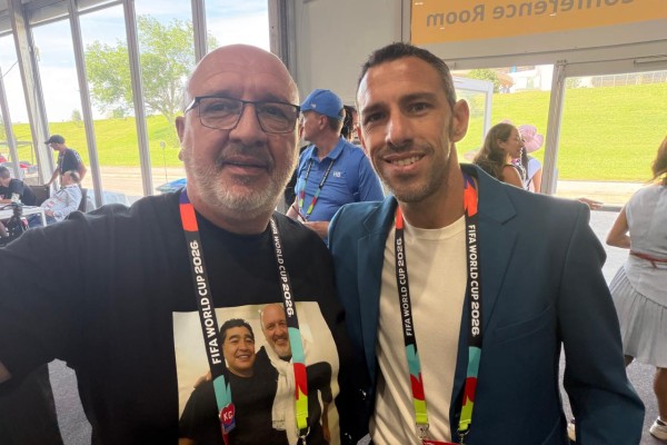 Scaloni sorprende con cambios en defensa para el debut de Argentina