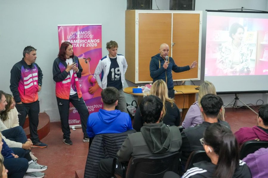 EDUCACION OLIMPICA. De la propuesta realizada este mi&eacute;rcoles participaron los embajadores deportivos Germ&aacute;n Chiaraviglio (atletismo), Alexis Arnoldt (taekwondo) y Bautista Arbizu (triatl&oacute;n).