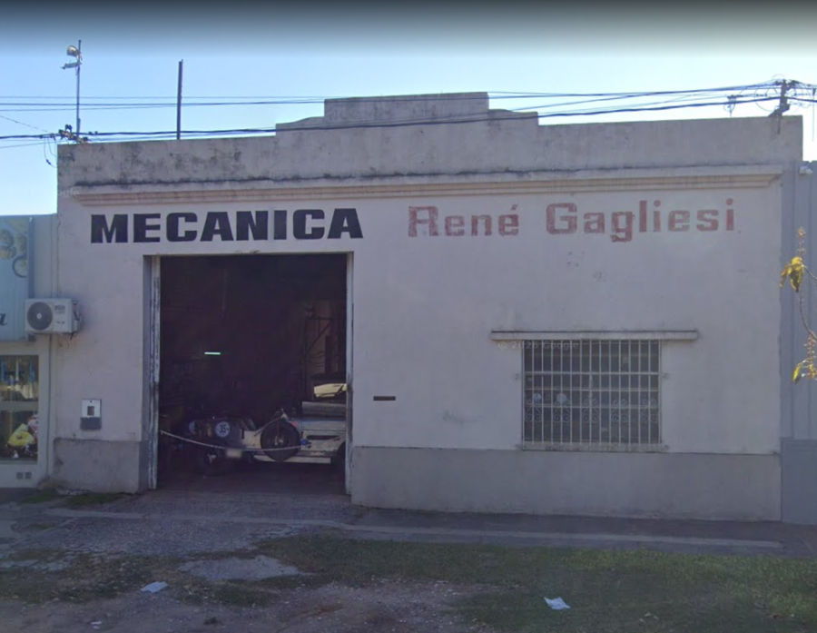 El hist&oacute;rico taller mec&aacute;nico de Ren&eacute; Gagliesi, en avenida Santa Fe al 2100, entre las calles Am&eacute;rica y Santa Rosa.