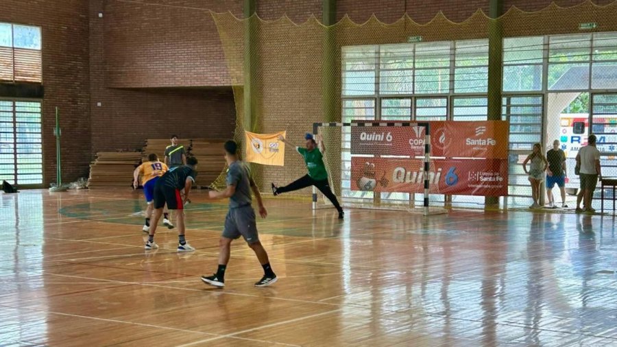 PONE PRIMERA. El handball tendr&aacute; ma&ntilde;ana su estreno oficial en la Copa Santa Fe 2026.