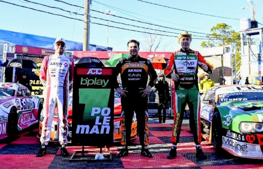 El podio con Agust&iacute;n Canapino (2&deg;), Valent&iacute;n Aguirre (1&deg;) y Jonatan Castellano (3&deg;).