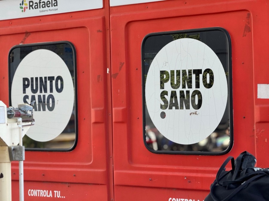Punto Sano en la Plaza 25 de Mayo.