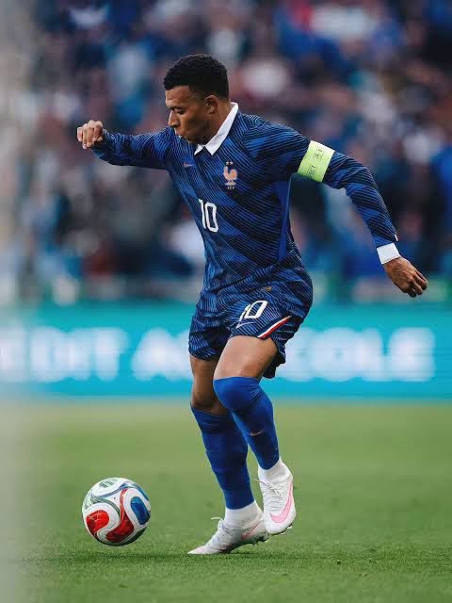 CANDIDATO. Mbappe aspira a ser una de las estrellas del Mundial.