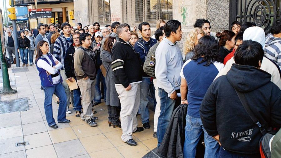 EMPEORO LA SITUACION DEL MERCADO LABORAL. Seg&uacute;n datos del Indec, la tasa de desempleo retrocedi&oacute; 0,1 puntos porcentuales respecto al mismo per&iacute;odo de 2025.