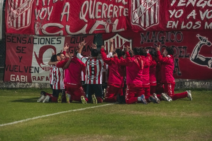 PRIMERO DE LA SEGUNDA RUEDA. Sum&oacute; a de tres en un triunfo clave.