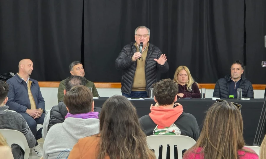 El Senador durante su mensaje.