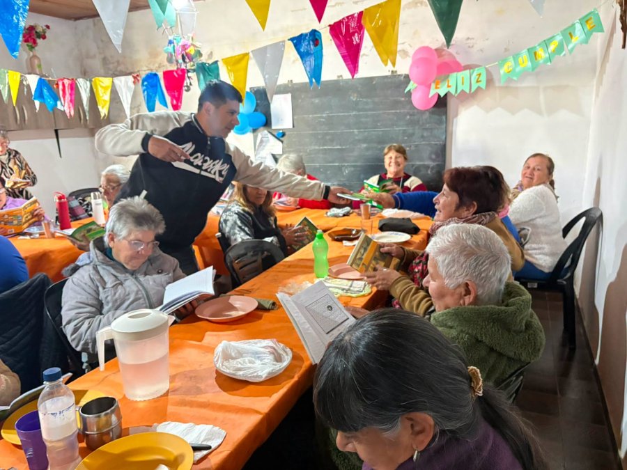 El aporte fue distribuido entre las personas mayores.