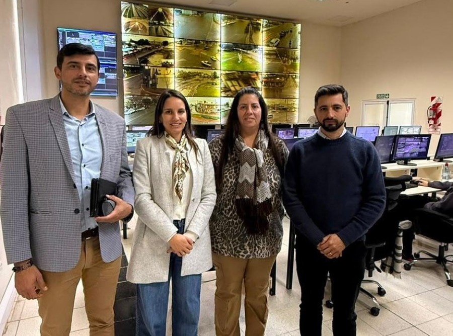 Los concejales rafaelinos durante su visita al Centro de Monitoreo de Villa Mar&iacute;a.