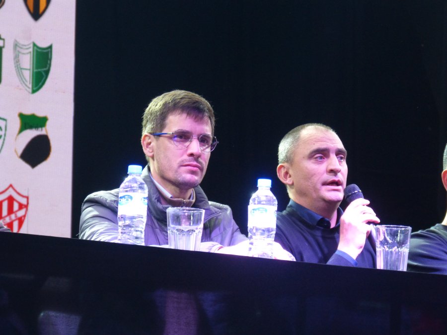 PRESENTACION. Lucas Astrada, presidente de 9 de Julio, junto al intendente Leonardo Viotti.