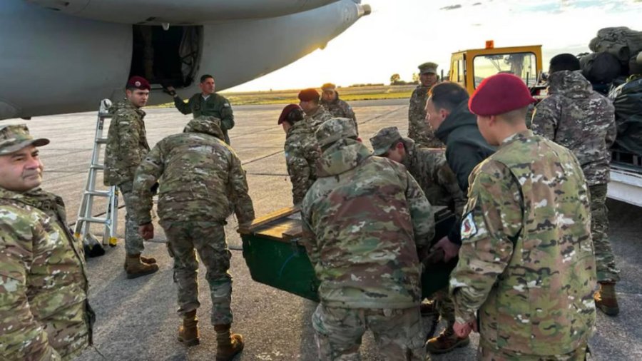 AYUDA HUMANITARIA. Personal militar argentino parti&oacute; ayer rumbo al pa&iacute;s afectado para brindar asistencia tras los devastadores terremotos en Caracas y La Guaira.