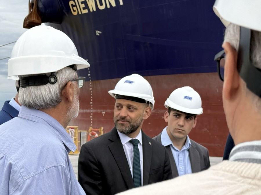 Tercera exportaci&oacute;n de palanquilla desde el muelle de la Zona Franca de Villa Constituci&oacute;n.