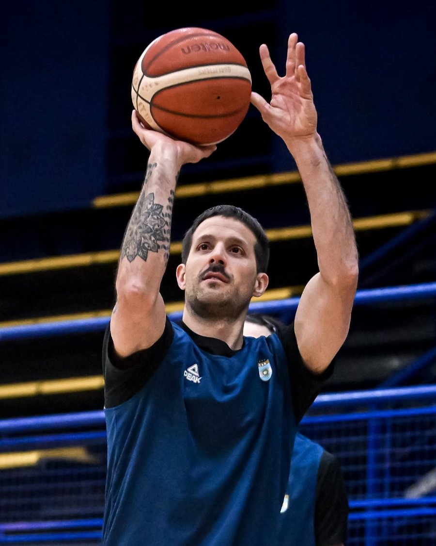 ARMA OFENSIVA. Nicol&aacute;s Laprovittola.