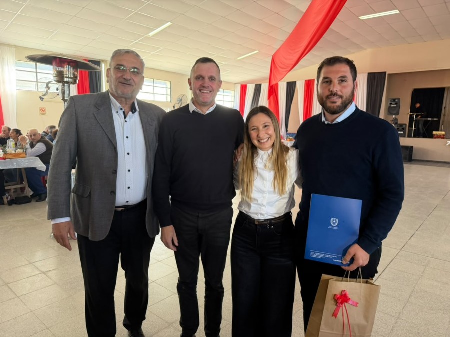 Alcides Calvo, Rodolfo Giacosa, B&aacute;rbara Chivallero y Franco Serrani durante la celebraci&oacute;n.