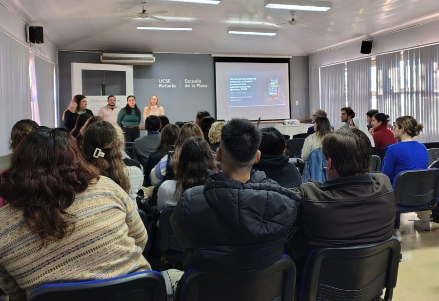 El trabajo permiti&oacute; profundizar en c&oacute;mo adolescentes escolarizados de Rafaela perciben y experimentan el fen&oacute;meno contempor&aacute;neo de la ludopat&iacute;a online.