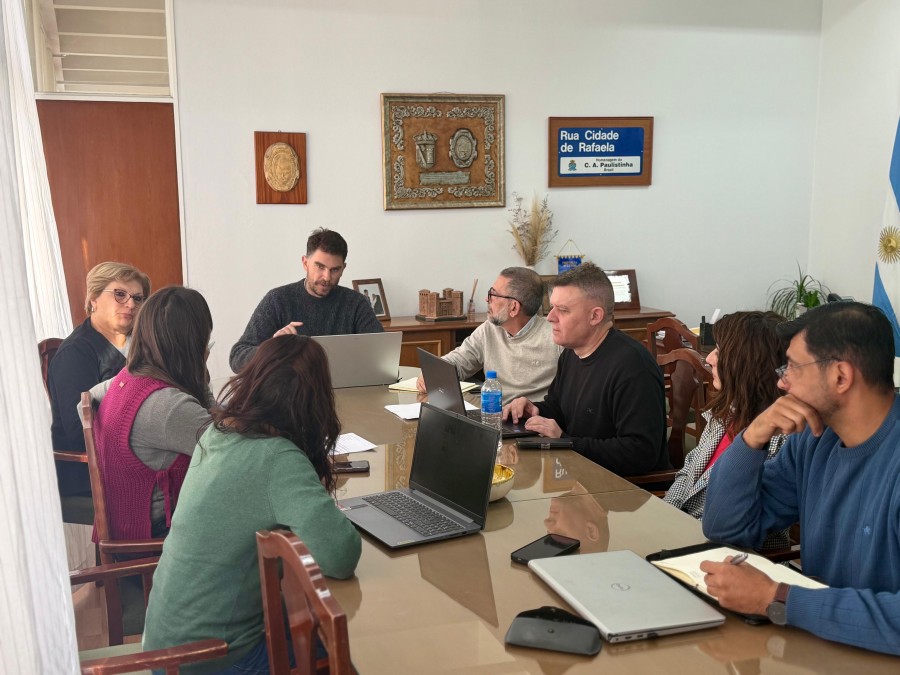 Se realizaron consultas e intercambiaron opiniones sobre la propuesta.