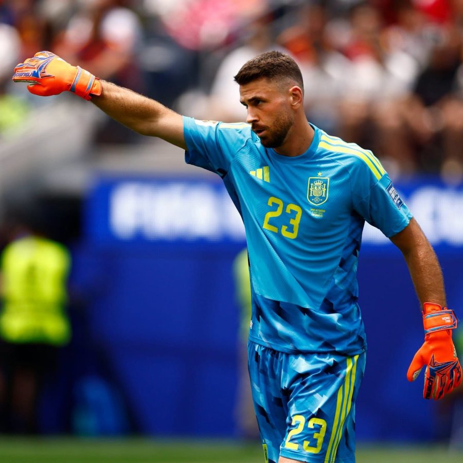 LARGO INVICTO Y RECORD. El arquero de la selecci&oacute;n espa&ntilde;ola.