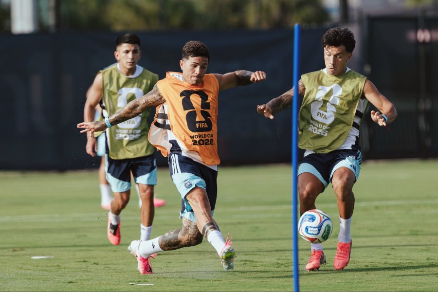 El &uacute;ltimo ensayo de la Selecci&oacute;n argentina, este jueves en Miami. (FOTO @X SELECCI&Oacute;N ARGENTINA)