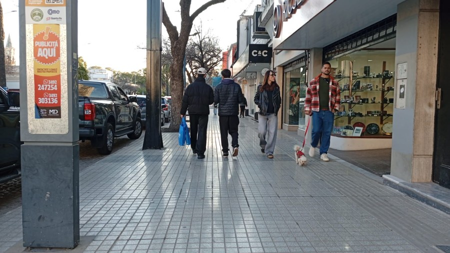 &nbsp;El cambio de horario del comercio refleja el clima de entusiasmo que genera una nueva presentaci&oacute;n de la Scaloneta.