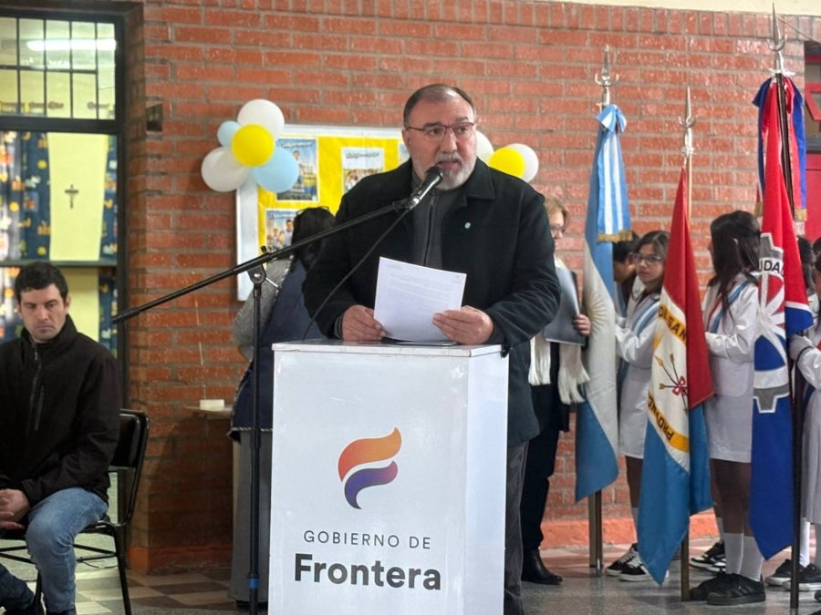 El intendente durante su mensaje.