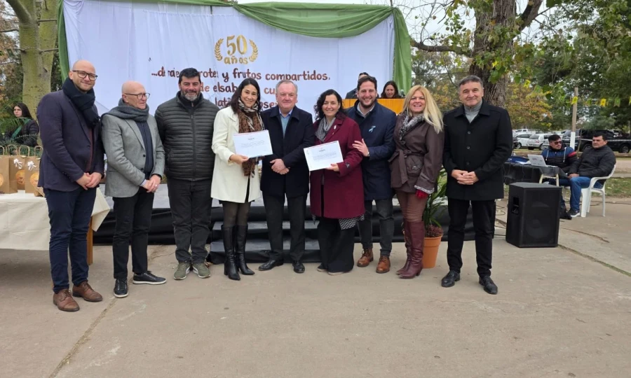 Las autoridades que presidieron el acto.